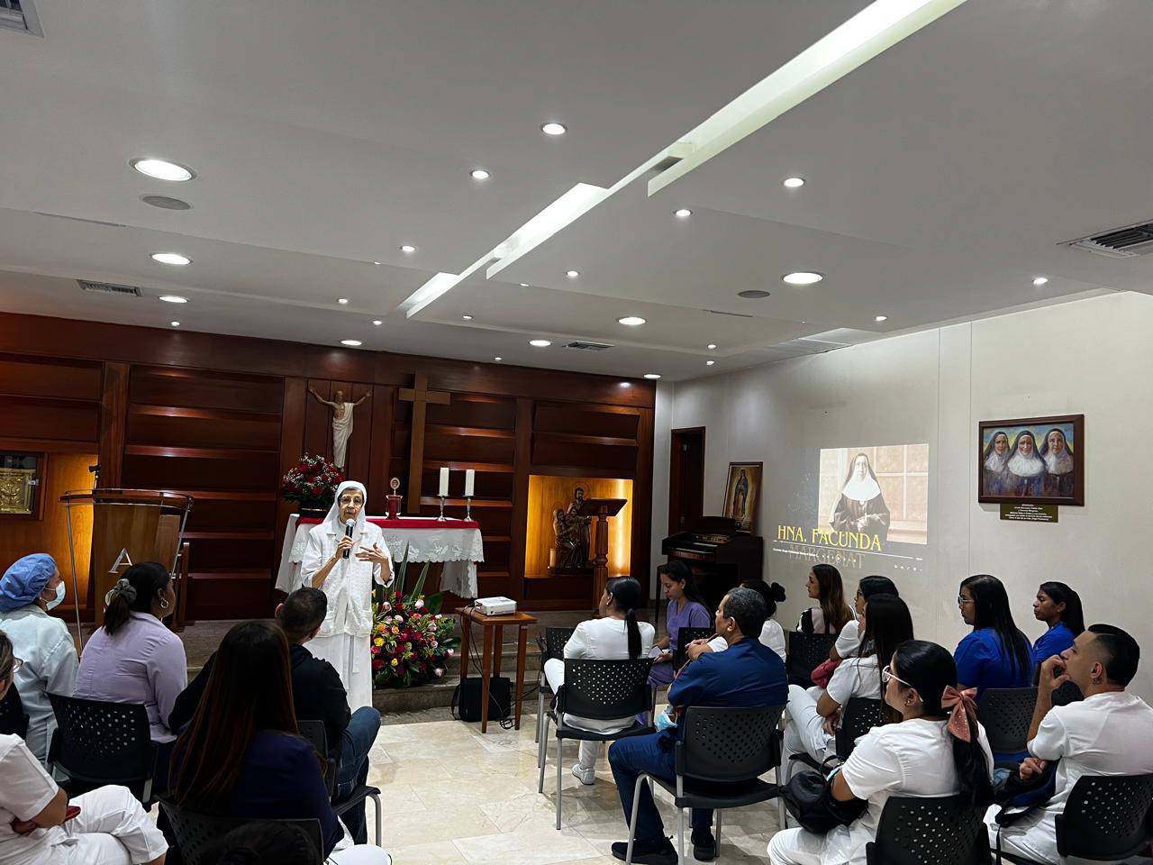 Intervención de la Hna. Daza Pizarro, superiora de la Clínica Nuestra Señora de los Remedios, en Cali.