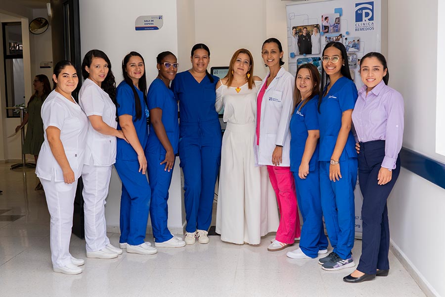 Equipo médico y asistencial del nuevo centro, con consultas de medicina general y otras especialidades.