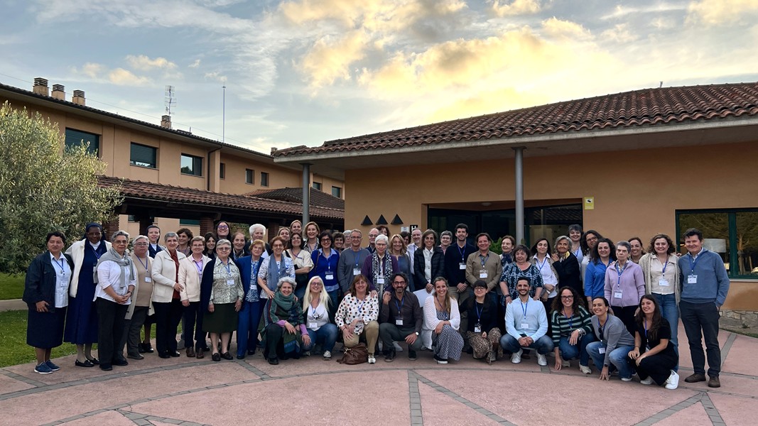 El encuentro reunió a representantes de todos los Centros del IRSJG en España e Italia, Hermanas, la Junta Delegada y Consejeras del Gobierno General.