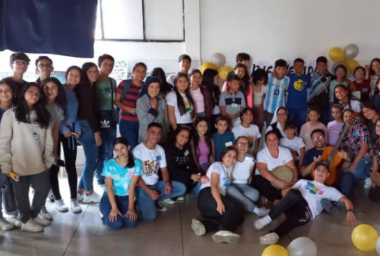 Foto grupal de la Convivencia Juvenil