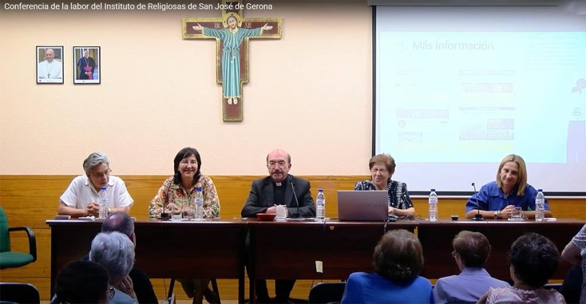 De izquierda a derecha: Hna. Marha Lilia Herrera, María José Ballester, José Luis Sánchez, Hna. Isabel Moreno y Esther Torres